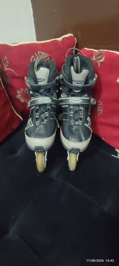 HYS roller skates