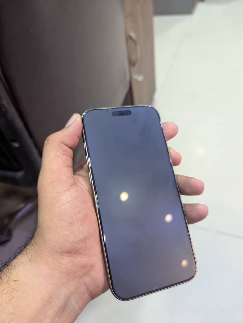 Apple iPhone 16 Pro Max 5
