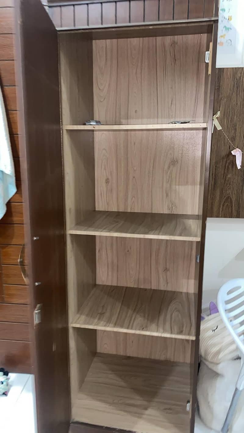 almari/wardrobe 2