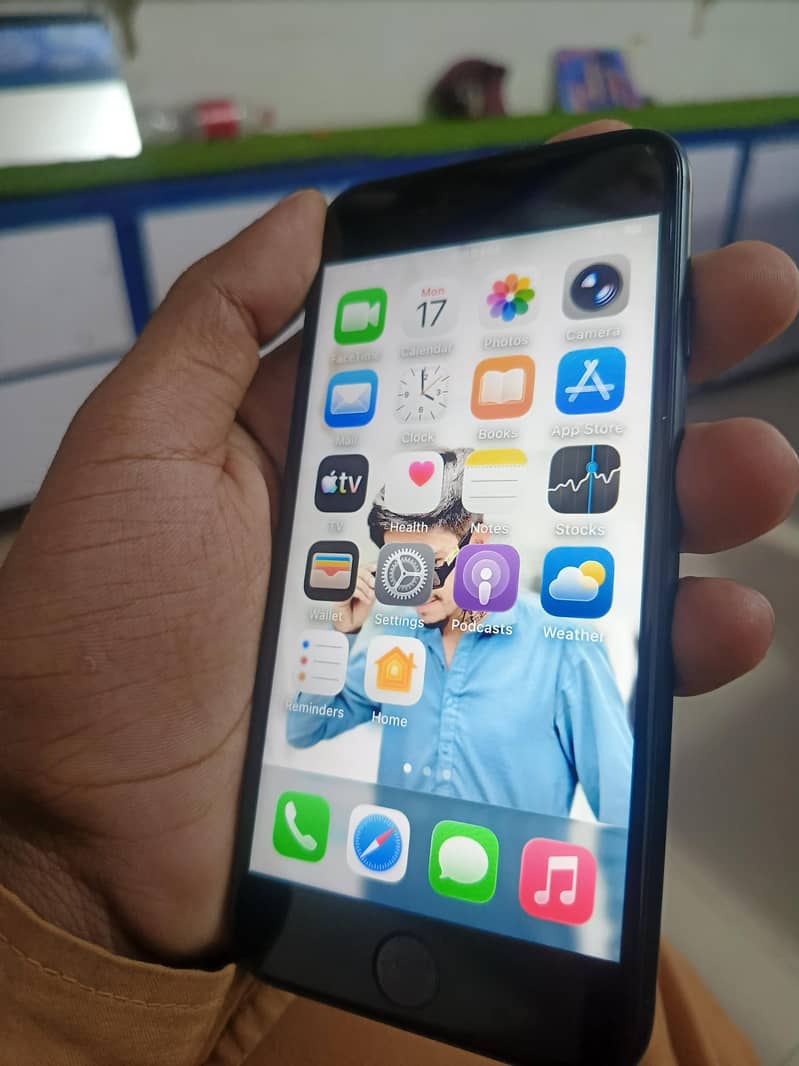 Apple iPhone SE 3