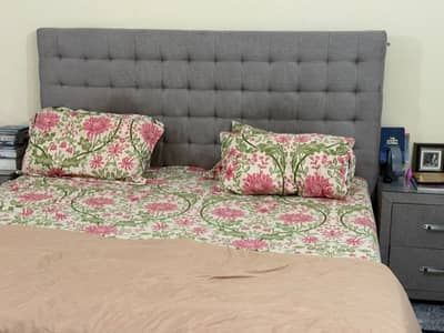 Bed with two side tables made in pure wood excellent condition