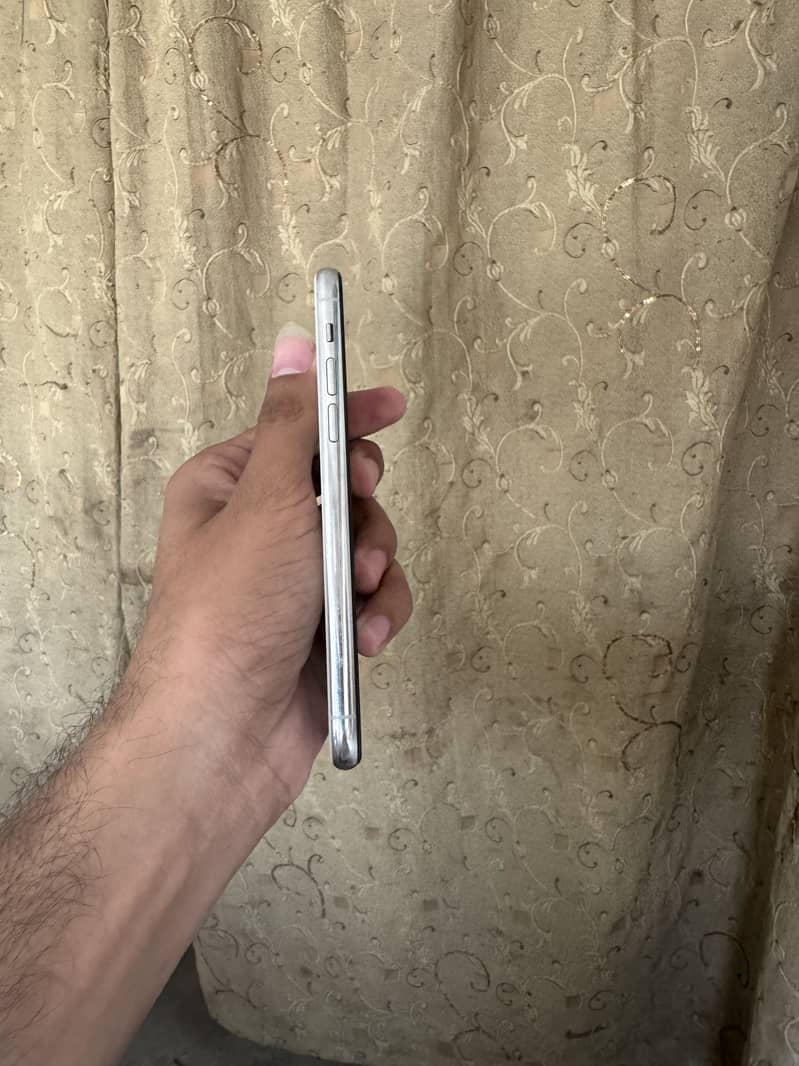 Apple iPhone 11 Pro 0