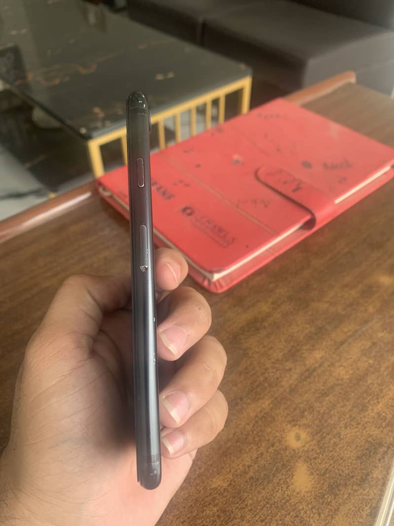 Apple iPhone 7 0
