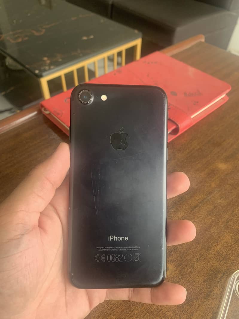 Apple iPhone 7 1
