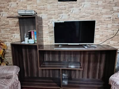TV console full size
