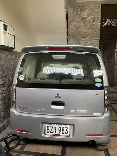 Mitsubishi Ek Wagon 2011