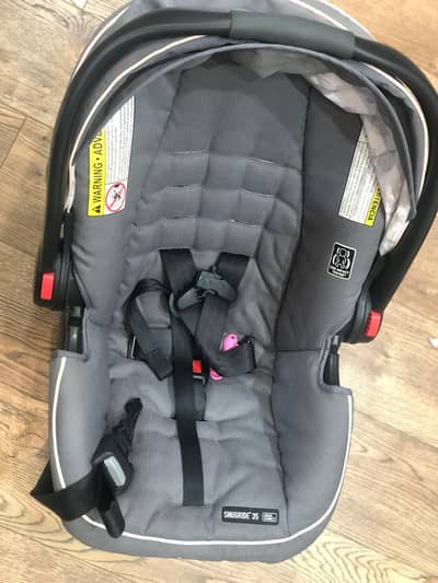 Snuridge car seat with Click & Connect option.