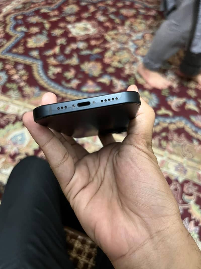 Apple iPhone 13 2