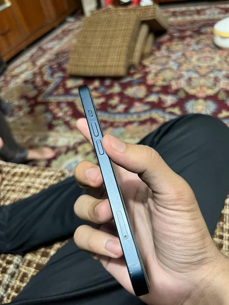 Apple iPhone 13 3