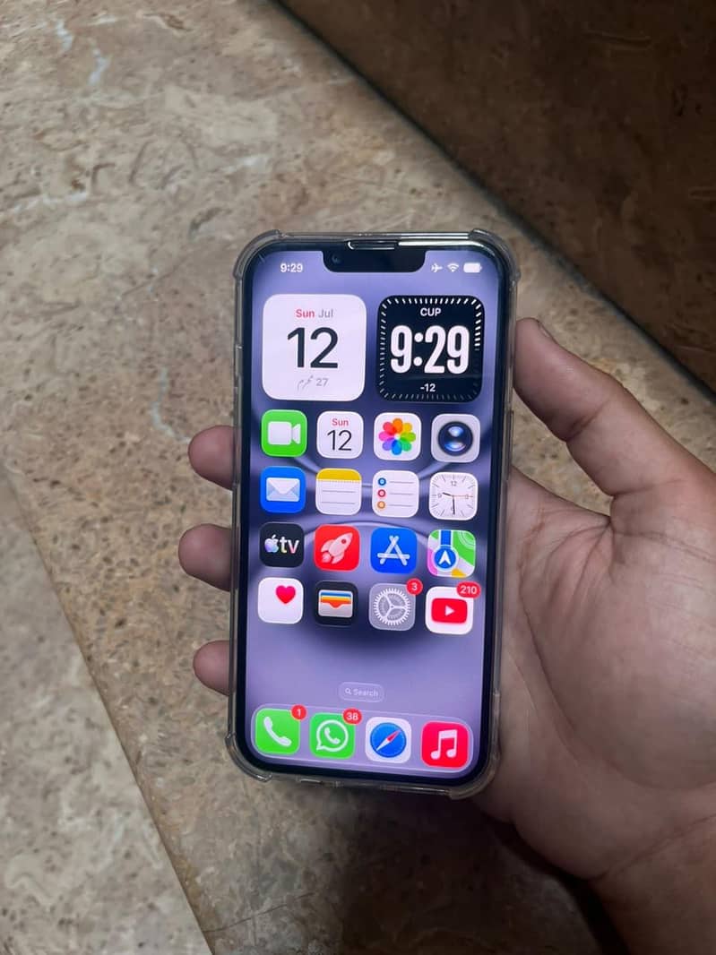 Apple iPhone 13 7
