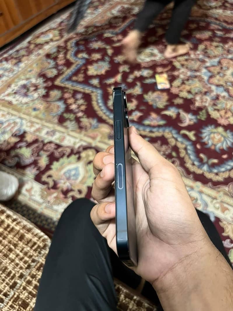 Apple iPhone 13 10