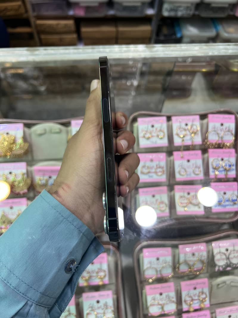 Apple iPhone 12 Pro Max 1