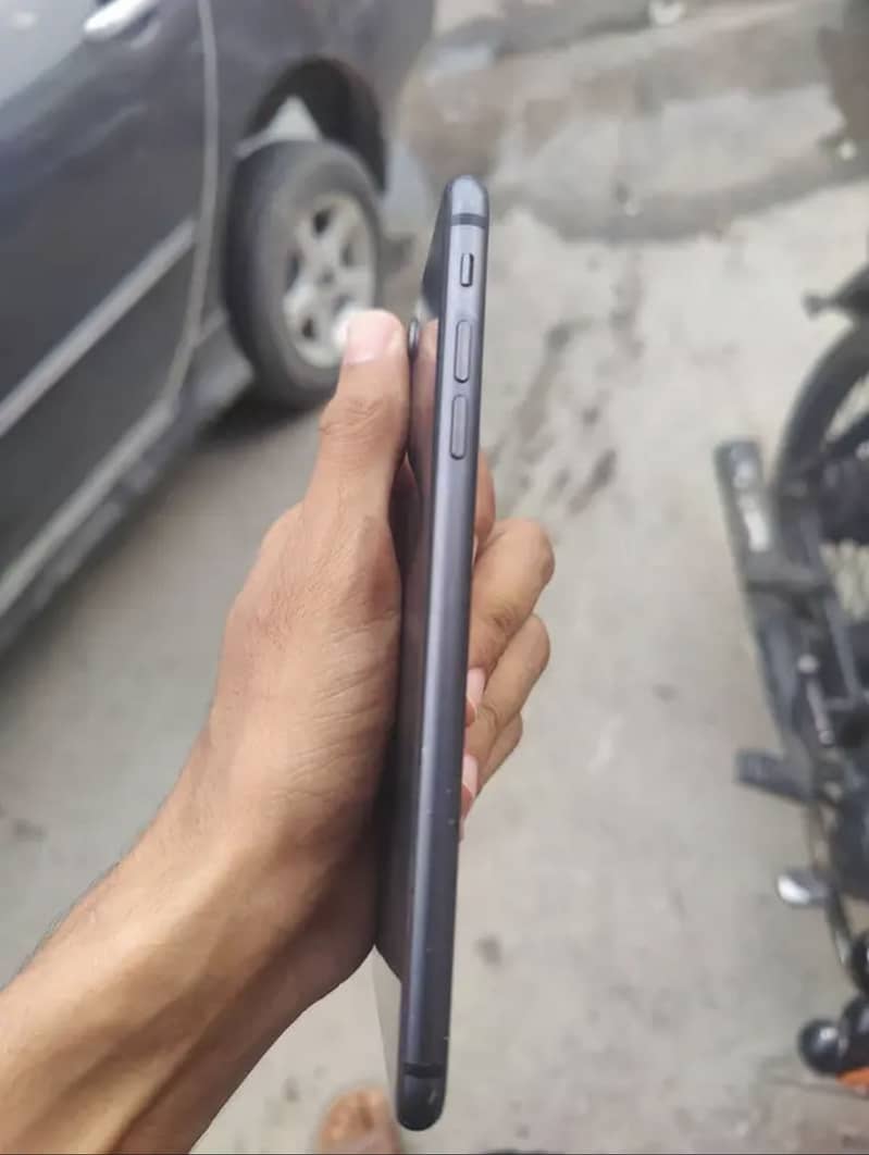 Apple iPhone 8 Plus . 1