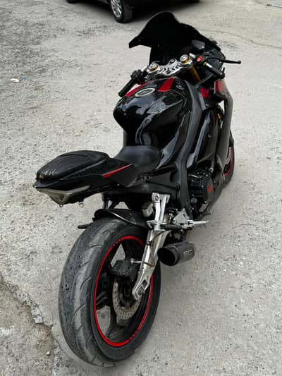 Yamaha R1-M 400cc