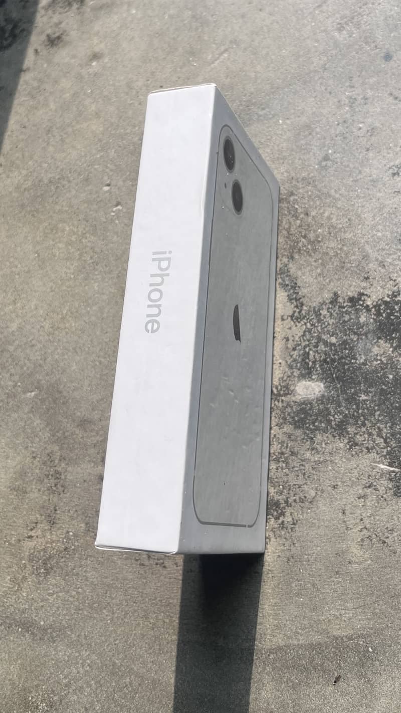 Apple iPhone 13 2