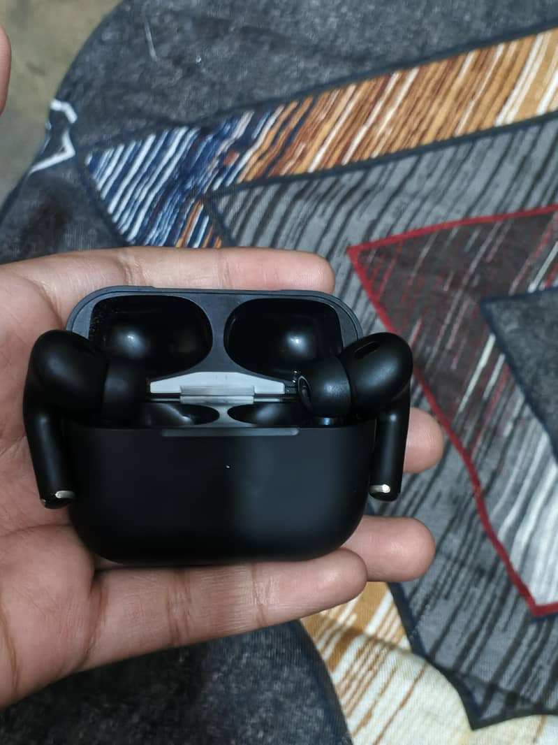 pro 2 earbuds 1