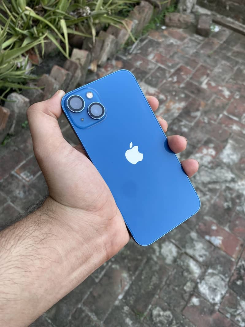Apple iPhone 13 9