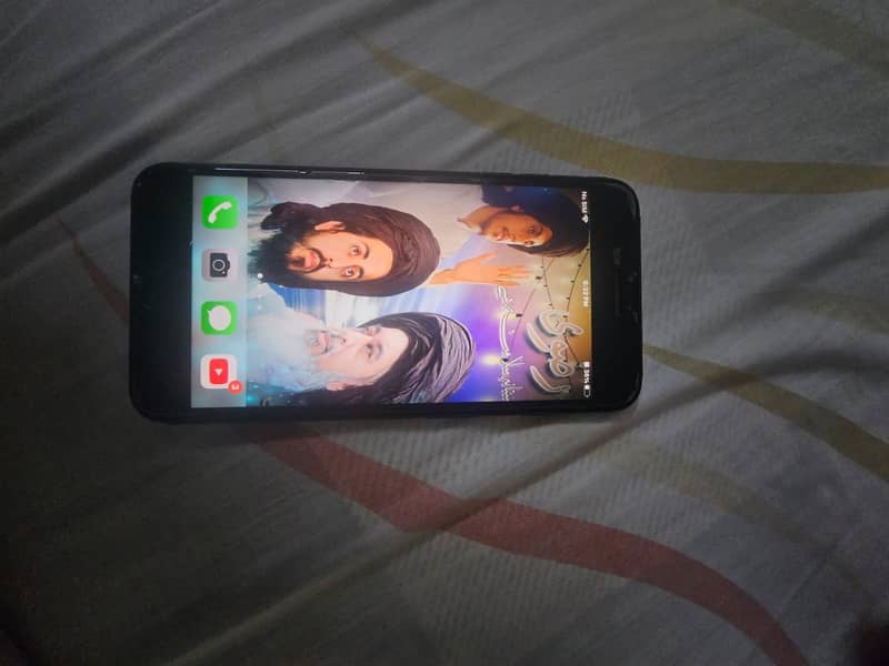 Apple iPhone 7 0