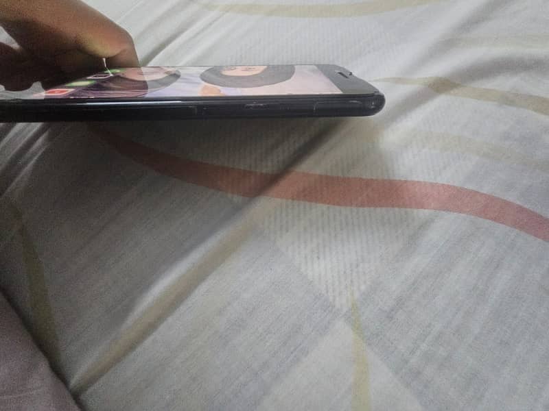 Apple iPhone 7 2