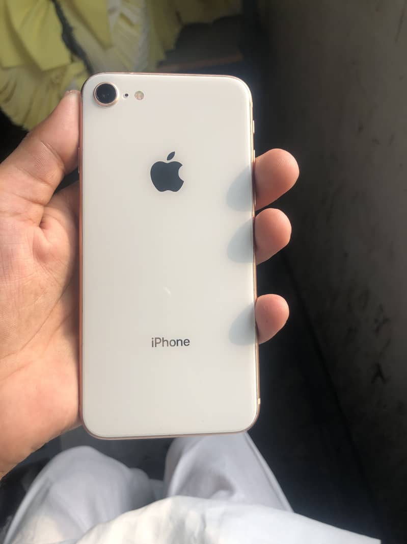 Apple iPhone 8 1