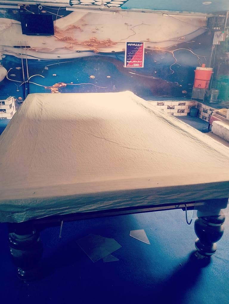 سنوکر ٹیبل بوھت ہی مناسب قیمت میں صرف ایک سال یوز ہوے ہیں 3