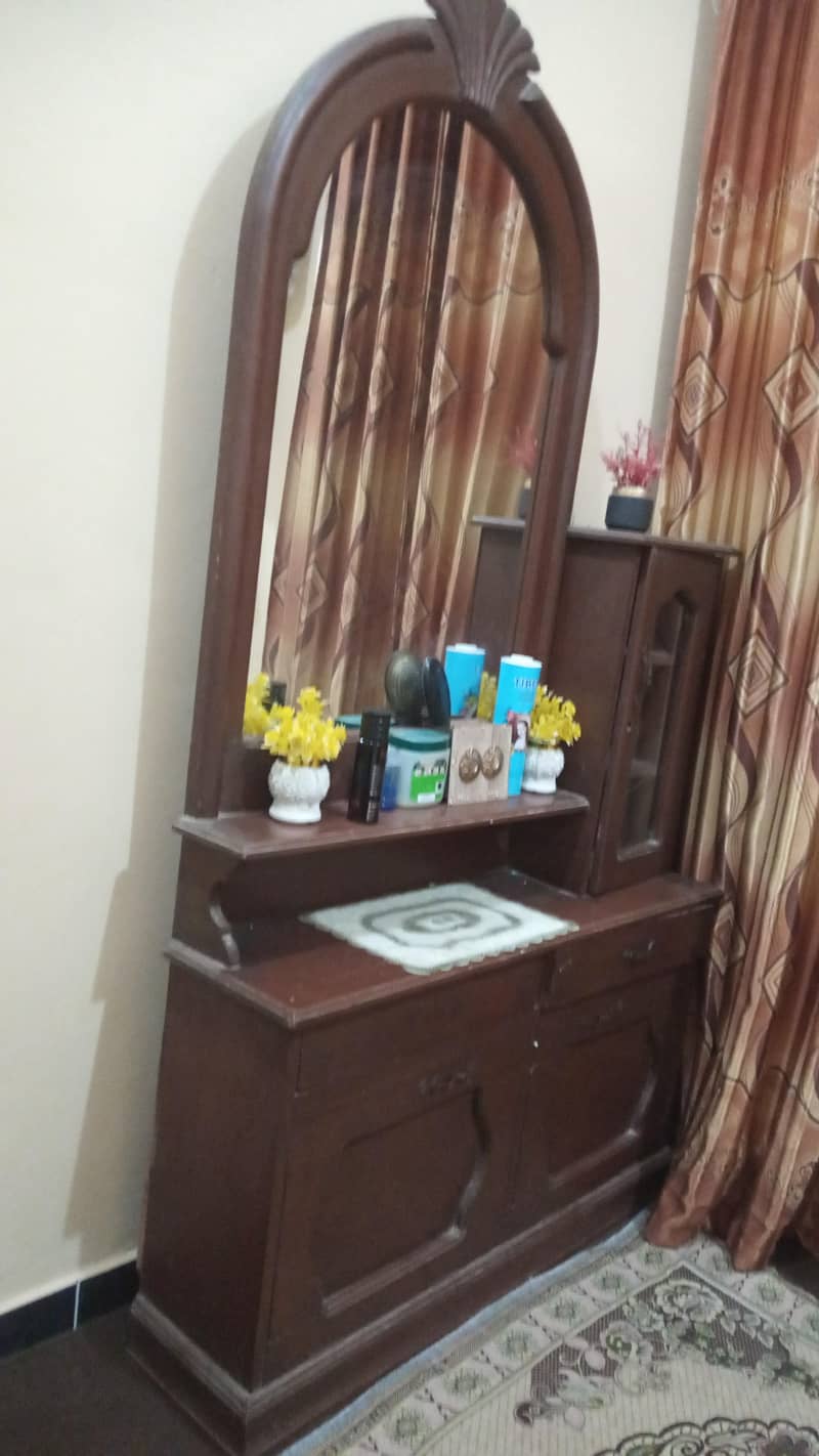 dressing table 3