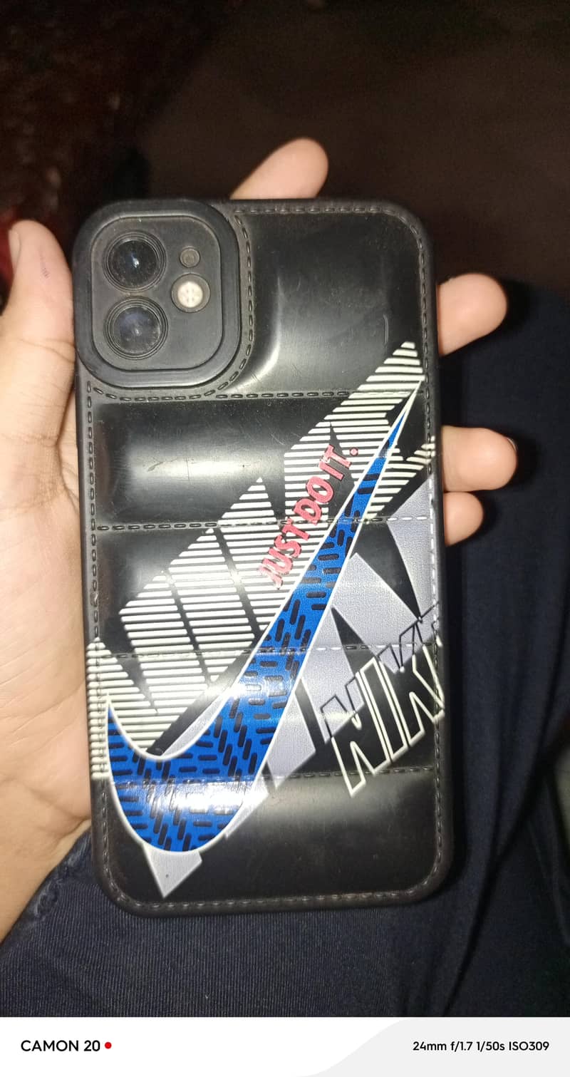 Apple iPhone 11 0