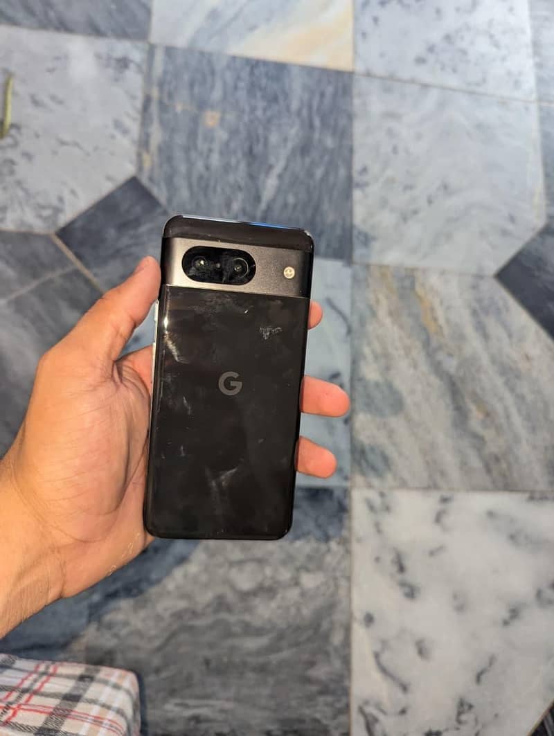 Google Pixel 8 4