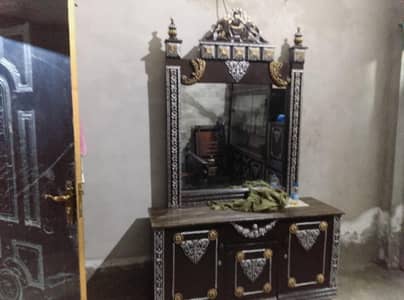 Double Bed Showcase Dressing Table Side Tables Big Table.