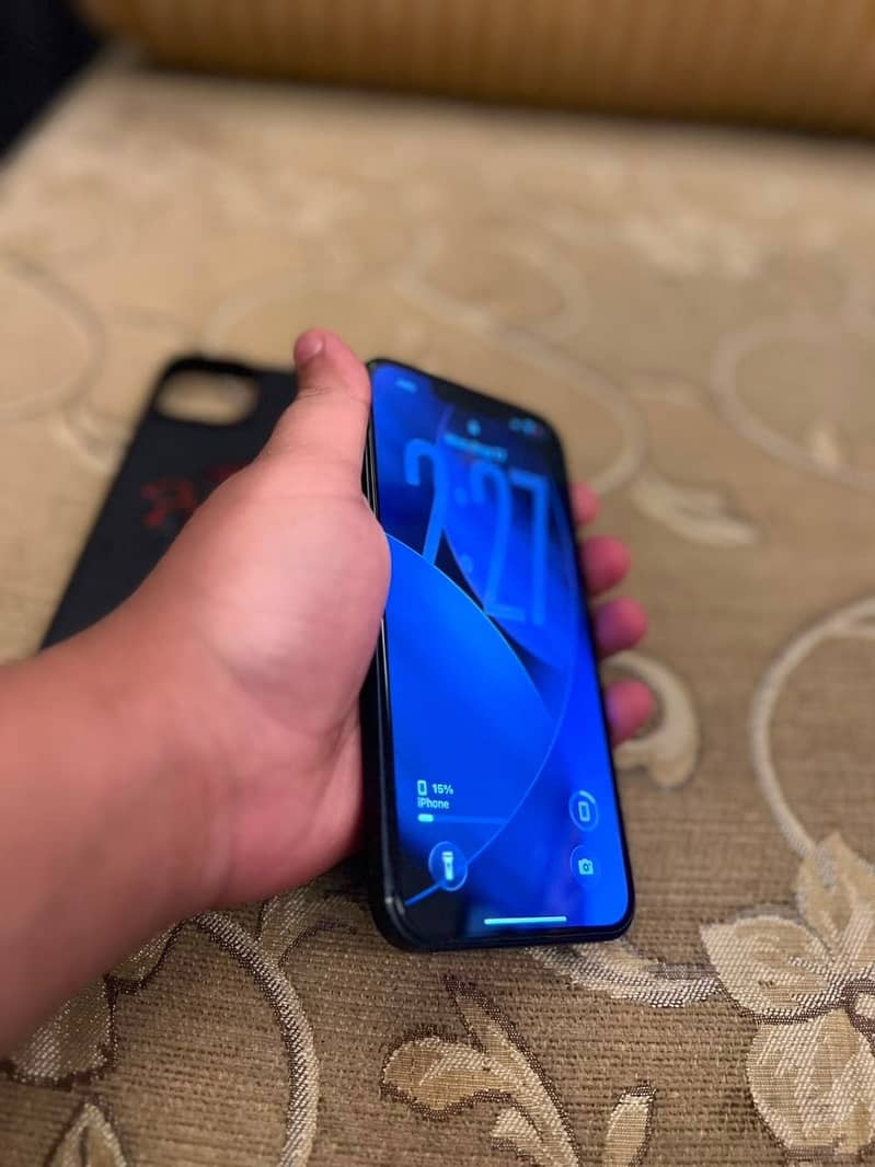 Apple iPhone 13 3