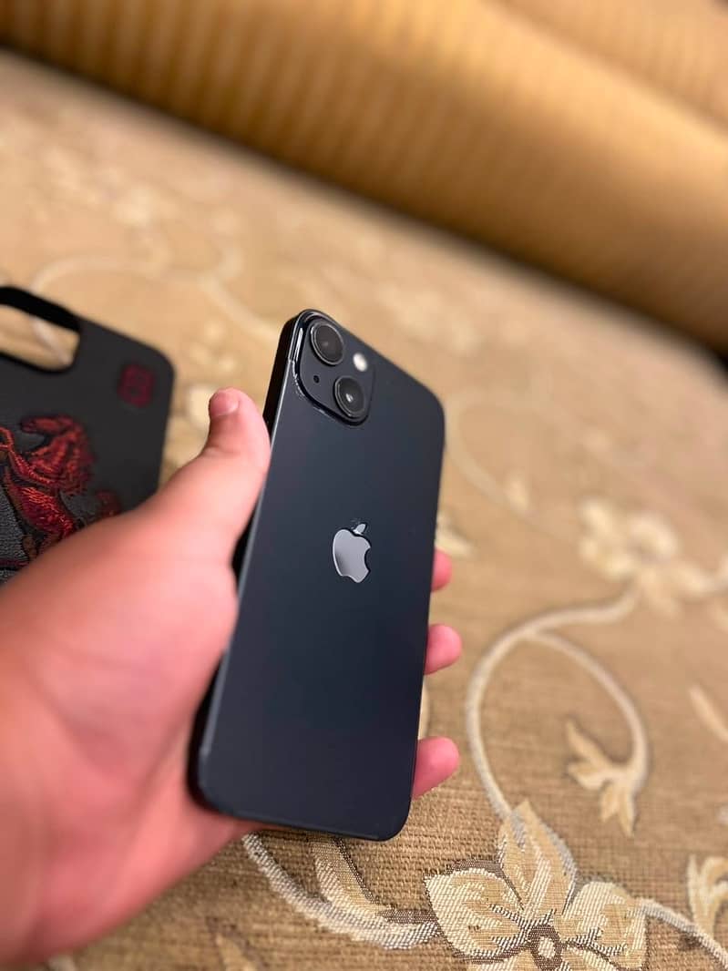 Apple iPhone 13 5