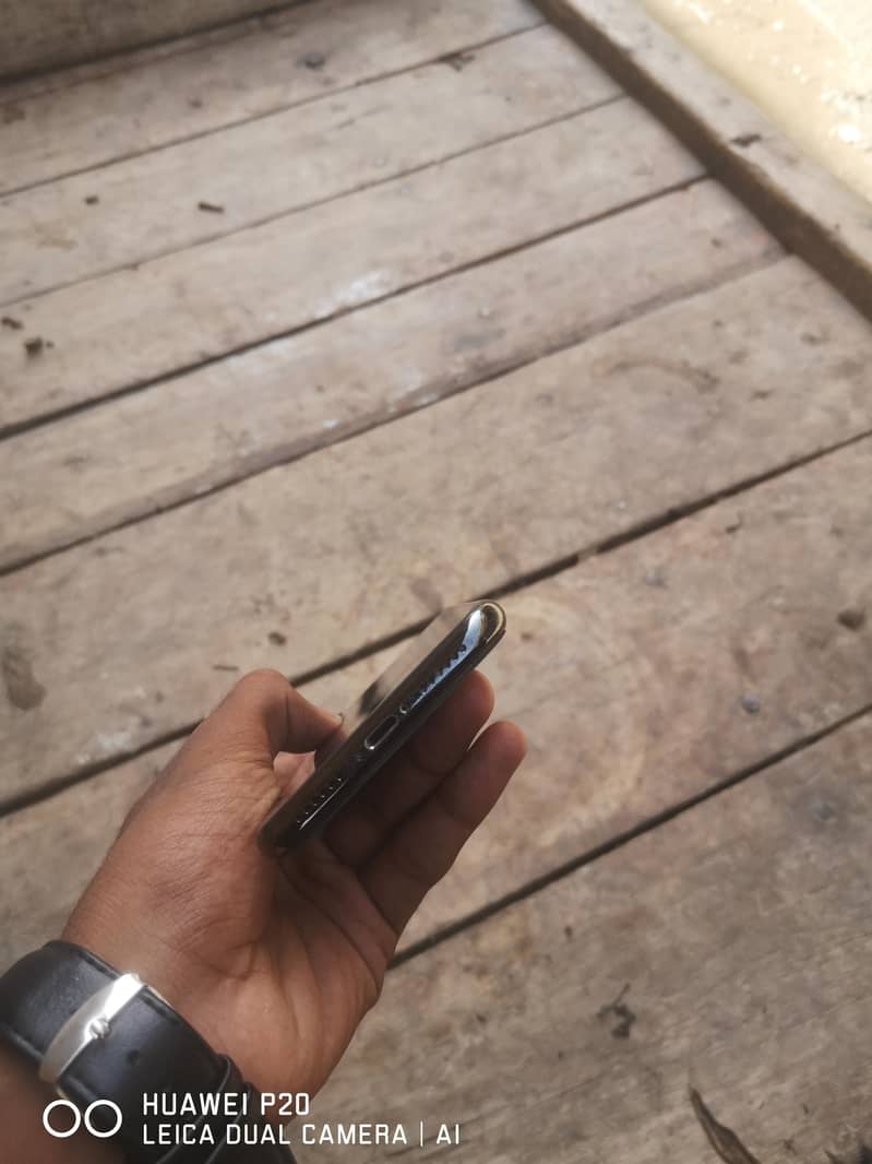 Apple iPhone X 3