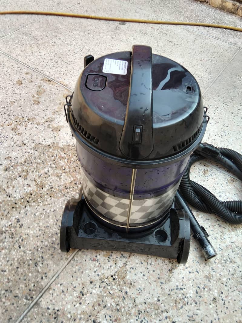Sharp Vacuum cleaner 1