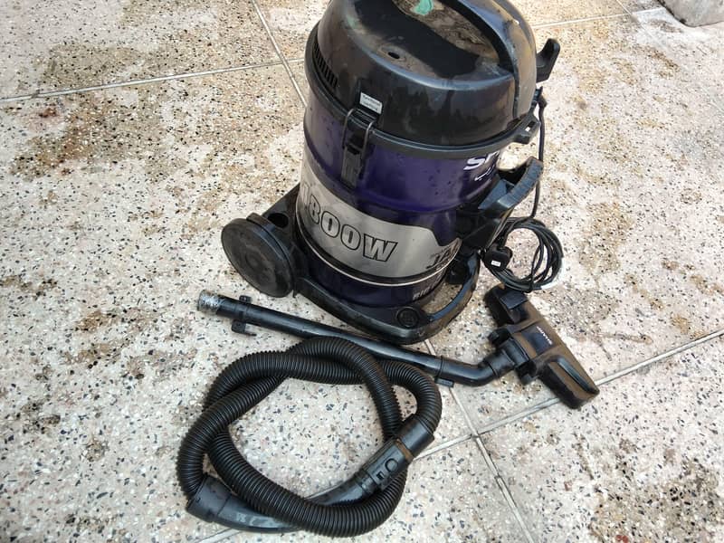 Sharp Vacuum cleaner 3