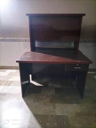 office laptop table sale in new condition