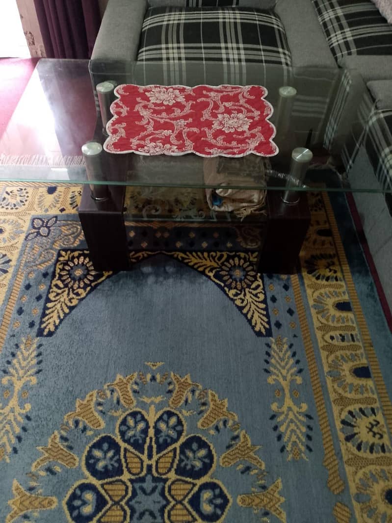 sofa aur table 1