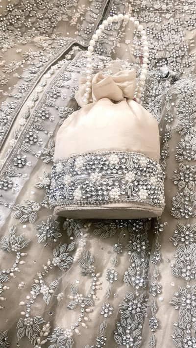 bridal suite for sell 120000 Hum na Banaya Ha designer Sy sell rate 50