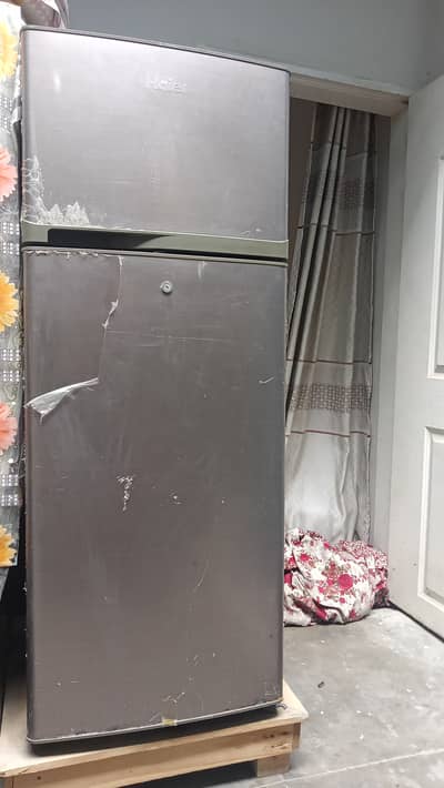 Haier HRF-255 250L Double Door Refrigerator – Used
