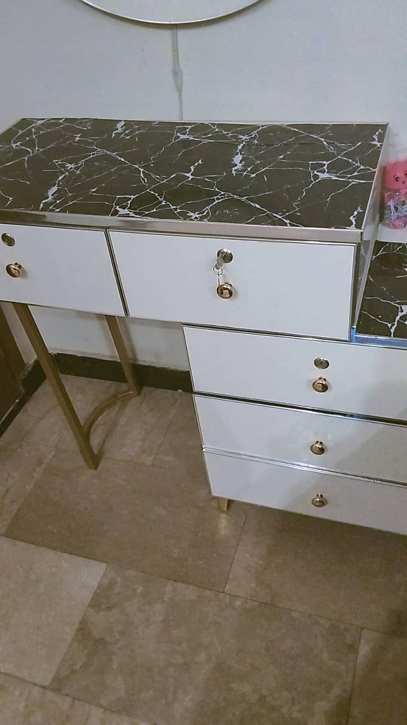 dressing table 1