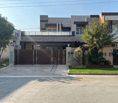 15 Marla - Most Wanted Owner Built Slightly Used House - Valencia Town - Main Road - FINAL PRICE 5.5CR