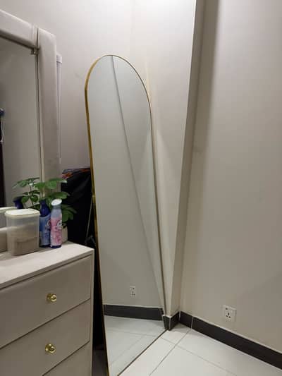 standing mirror