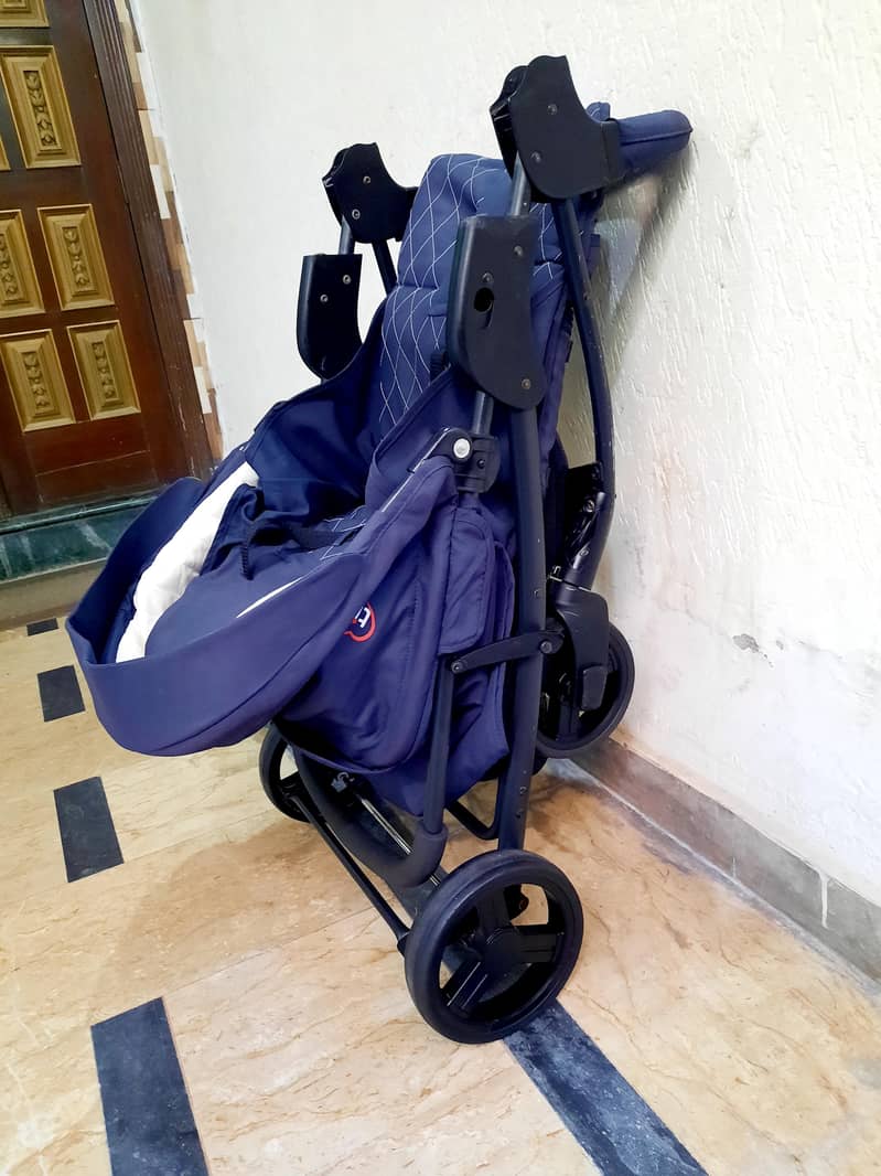 Stroller/Pram (Tinnies) imported. . . 17