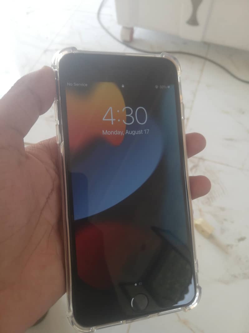Apple iPhone 7 Plus 0