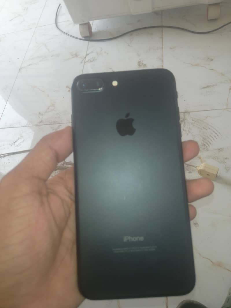 Apple iPhone 7 Plus 2