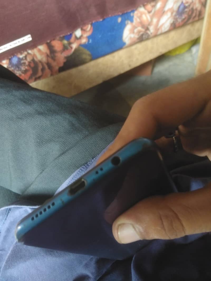 OPPO A5s 4