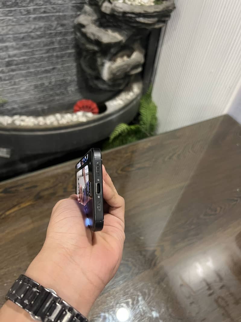 Apple iPhone 15 6