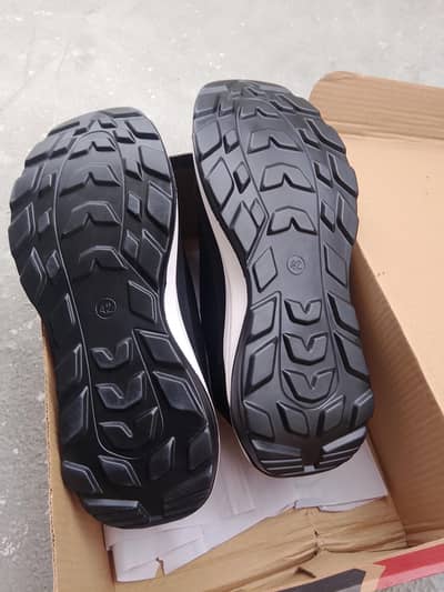 sports shoes 