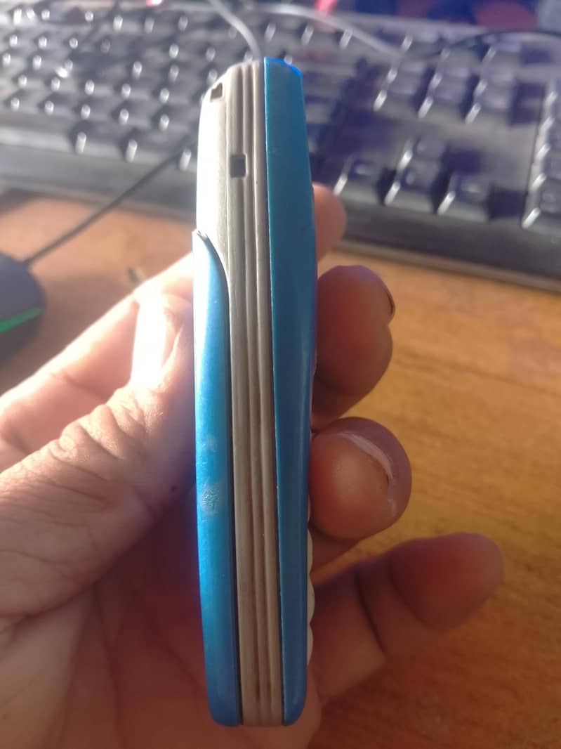 Nokia 1100 2
