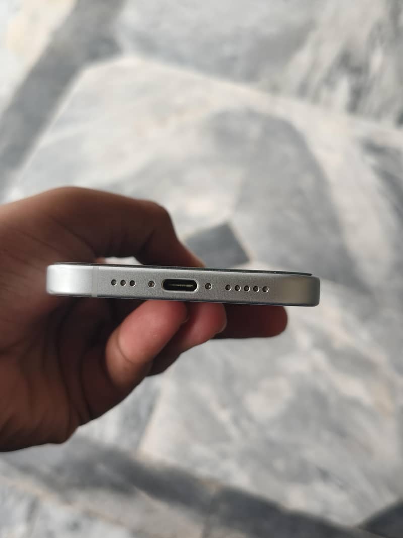 Apple iPhone 15 2