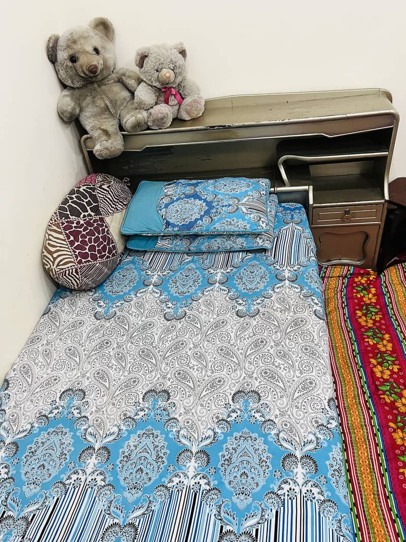 Single bed 1